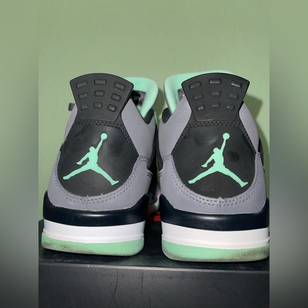 PreOwned/Lightly used:Air Jordan 4 Retro:Drk Grey/Green Glow-Cmnt gry blk,Sz 10 - Picture 10 of 14